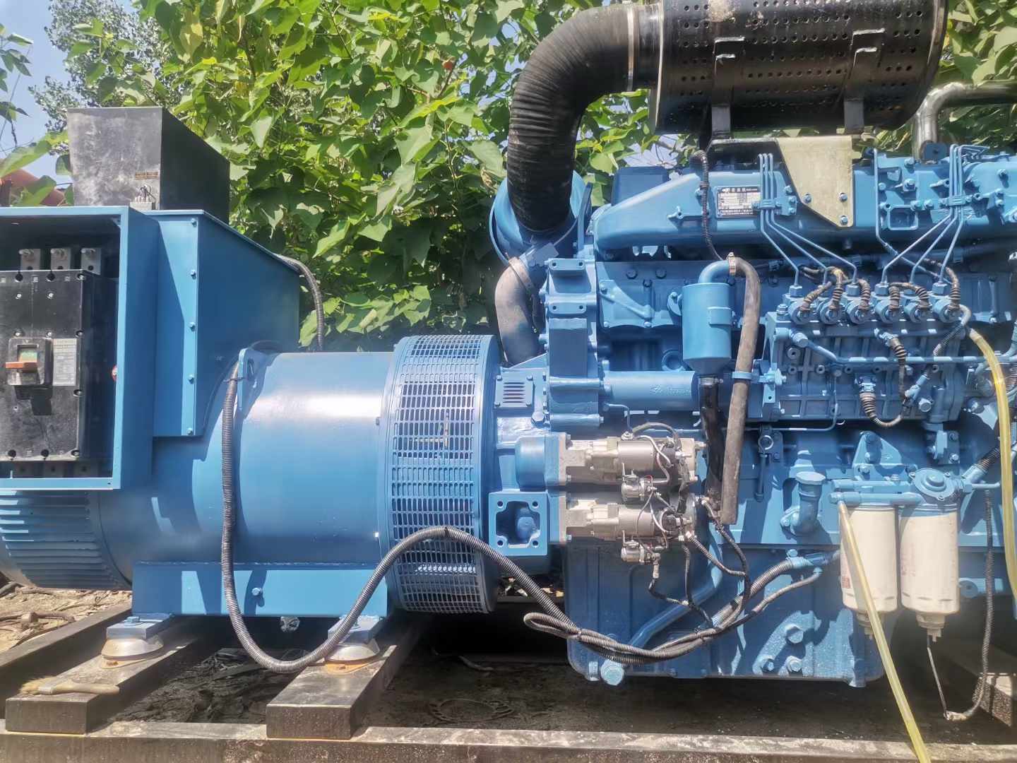 花山详细说明降低 800kW 柴油发电机输出电流波动的方法