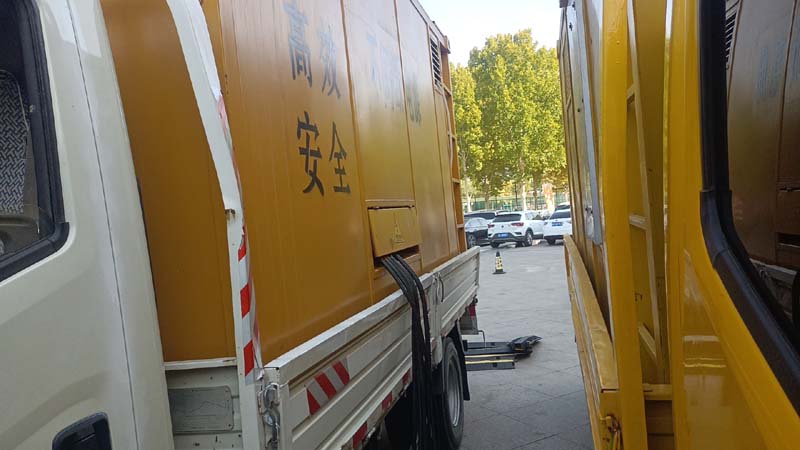 花山如何判断柴油发电机组和UPS电源的切换时间是否符合要求？